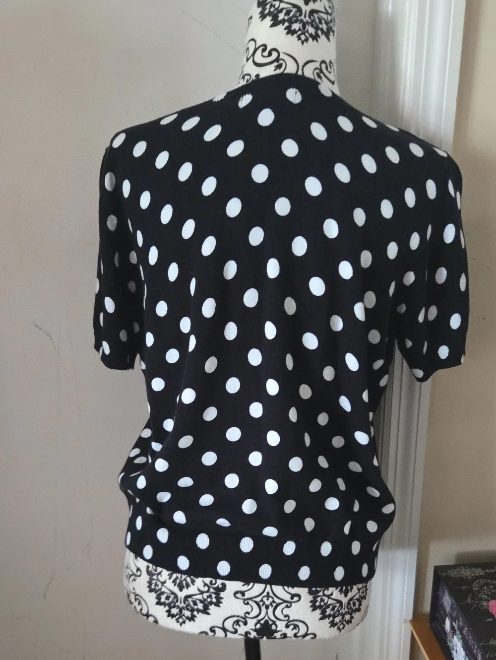 Liz Claiborne Black Short Sleeve Top with White Polka Dots